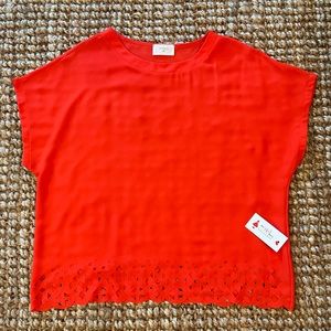 Everly Women’s boutique top in cherry red & cutout accents NWT Size Small